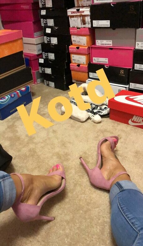 Emelh827 nude on onlyfans