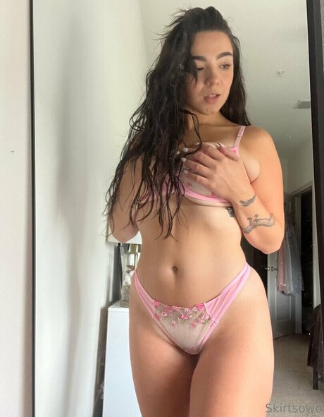 skirtsowo only fans photos