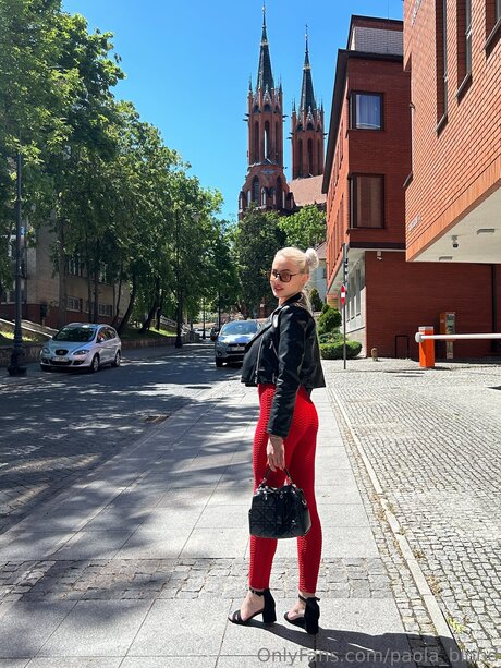 Paola blond onlyfans leaj