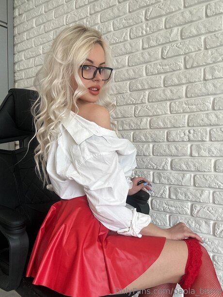 Paola blond onlyfans leak ass