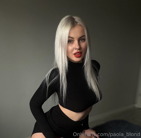 Paola blond onlyfans model