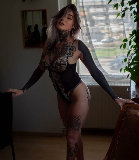 divinement bon joi onlyfans