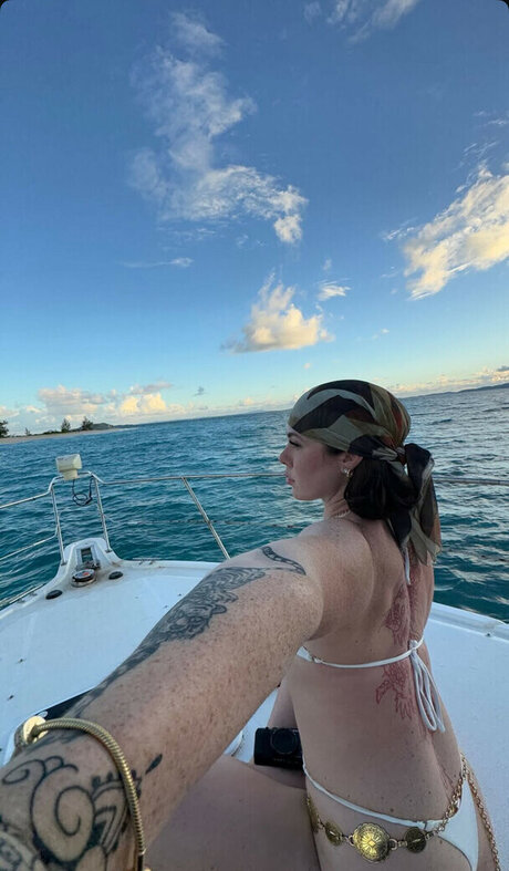 nicolecarluccii onlyfans leak nude