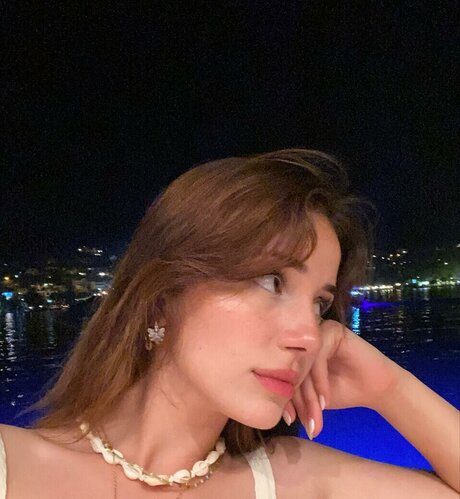 ebrarkrbkn onlyfans strip