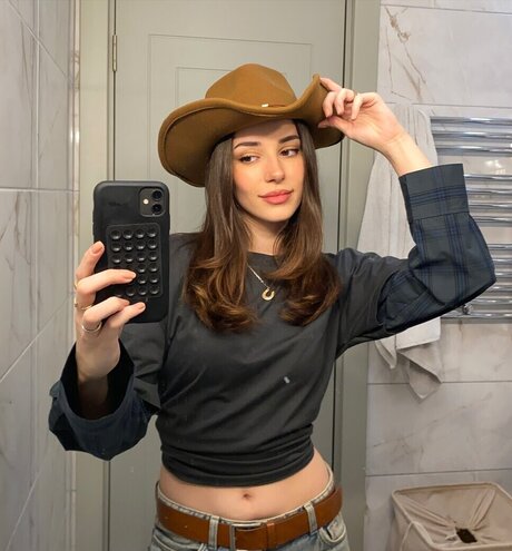 ebrarkrbkn free only fans