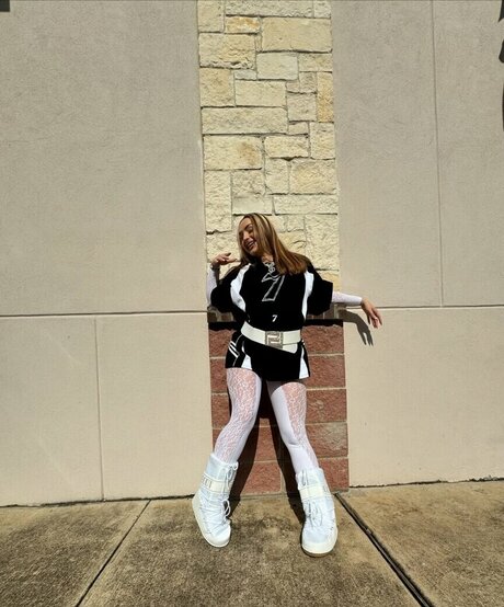 des suzanne feet onlyfans