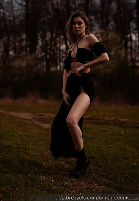 Marie Denise Schwarz onlyfans striptease