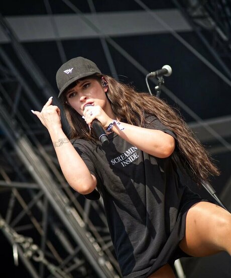 Courtney LaPlante onlyfans post