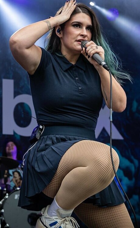 Courtney LaPlante onlyfans sextape leak