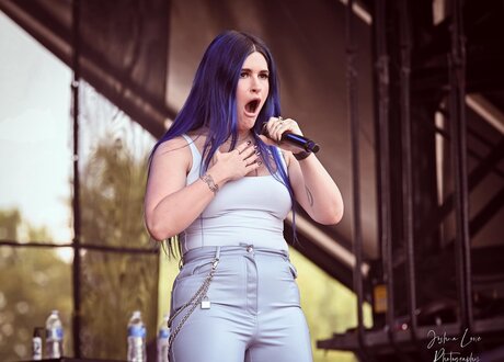 Courtney LaPlante onlyfans picture