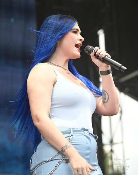 Courtney LaPlante boobs onlyfans