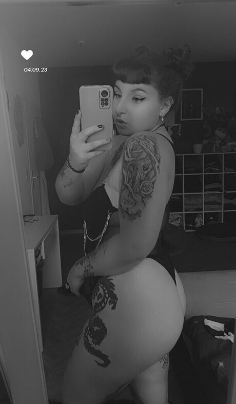 xlenaa official onlyfans leak free