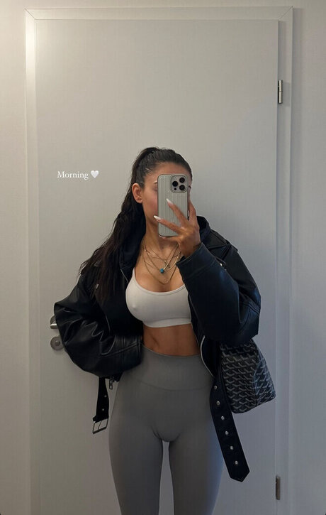 Merve zkan onlyfans leak free