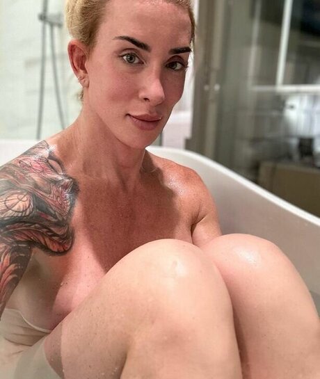Gabbi Tuft onlyfans nude photos