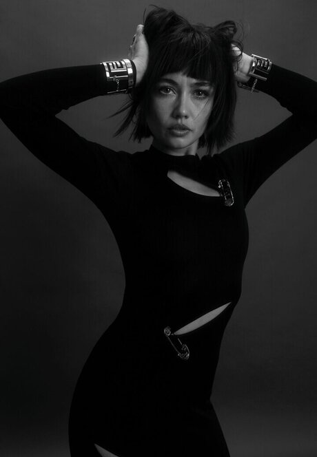 Sydney Chandler naked onlyfans pics