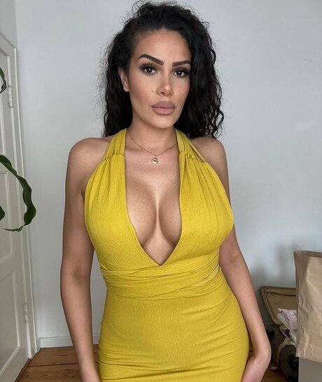 Roaya Soraya onlyfans leaks porn