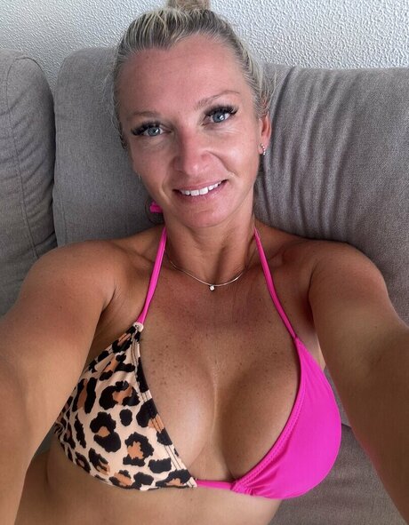 Mariamaria babes Profile pic