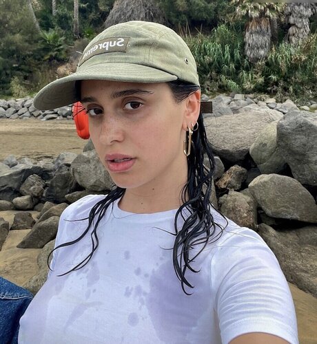 Dina Ratner onlyfans leaked tits