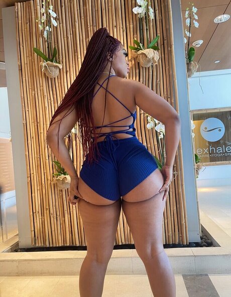 NyNyirene naked onlyfans leaks