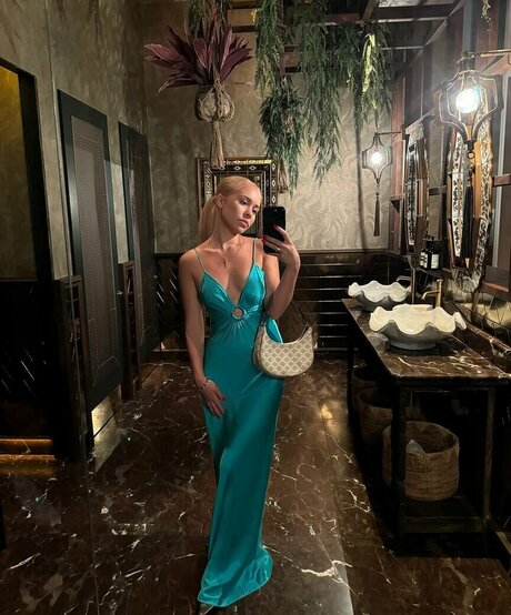 Agnessa Kosogon onlyfans photos