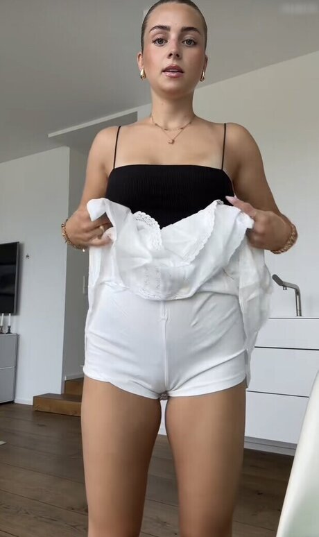 Lea Breuer ass onlyfans