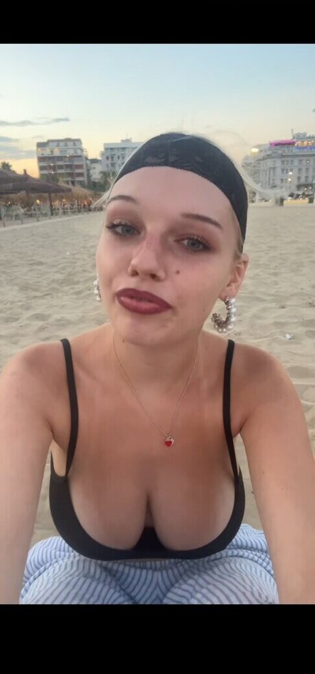 Leni Bahr tits onlyfans