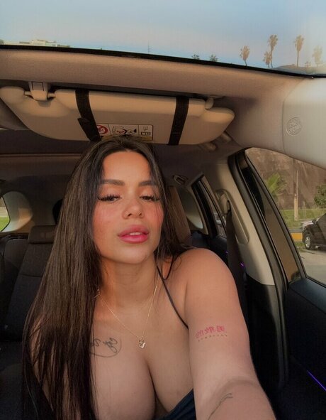 medicenvero onlyfans model photo