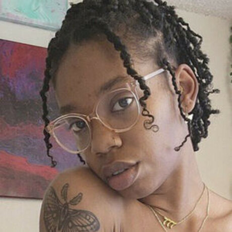 lilbby trixie onlyfans leaked.