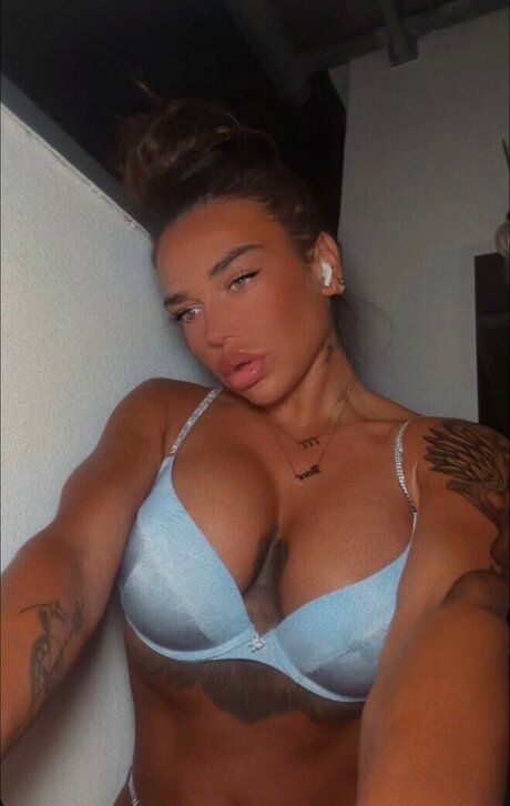 Anny Marry naked onlyfans