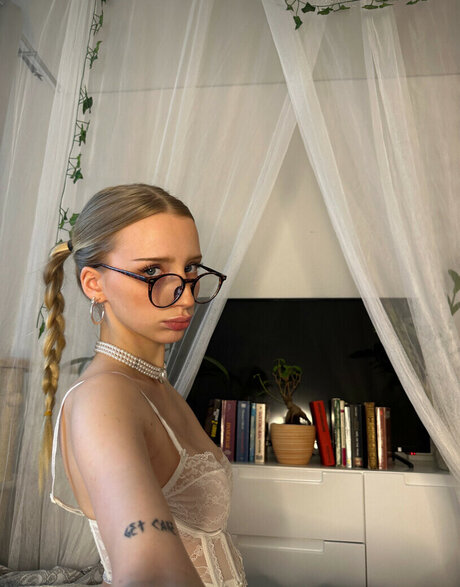 charlottteeee onlyfans nude content