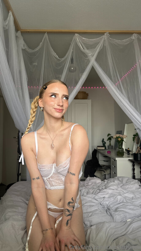 charlottteeee onlyfans leaked