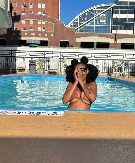 Alicia Adams nude onlyfans