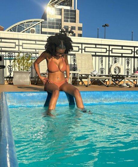 Alicia Adams onlyfans leaks