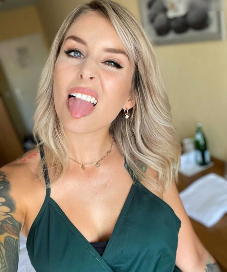 Facialize Me sex onlyfans