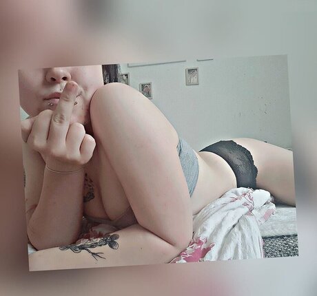 Laura Knoblauch hot onlyfans