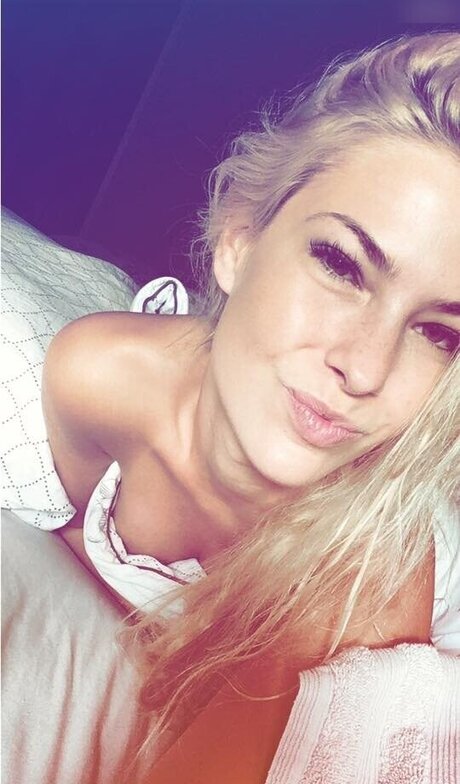 Isi Gl ck onlyfans creator