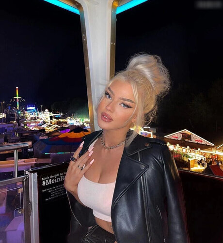 Elaine Victoria feet onlyfans