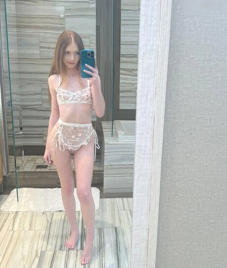 Myra Moans onlyfans.