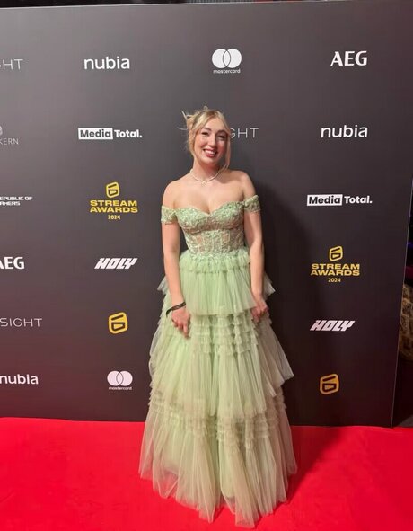 Starletnova new onlyfans leaks