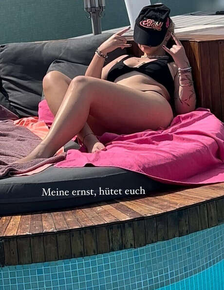 Viky kid nude only fans