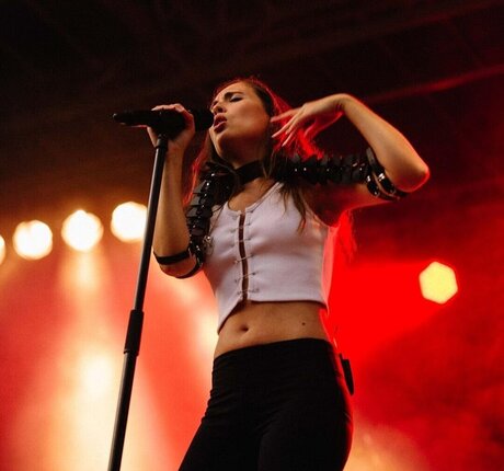 Alice Merton leaked onlyfans