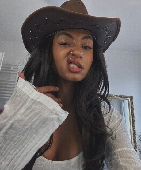 Shaggy Baggy onlyfans images