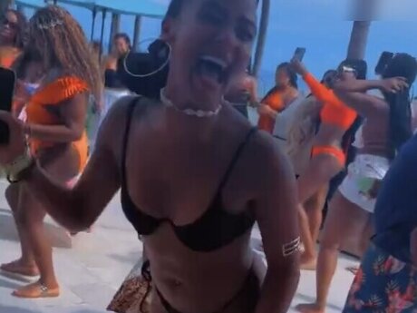 Shaggy Baggy nude only fans leaks