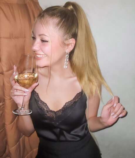 Sarah Milkowski onlyfans nude leaks