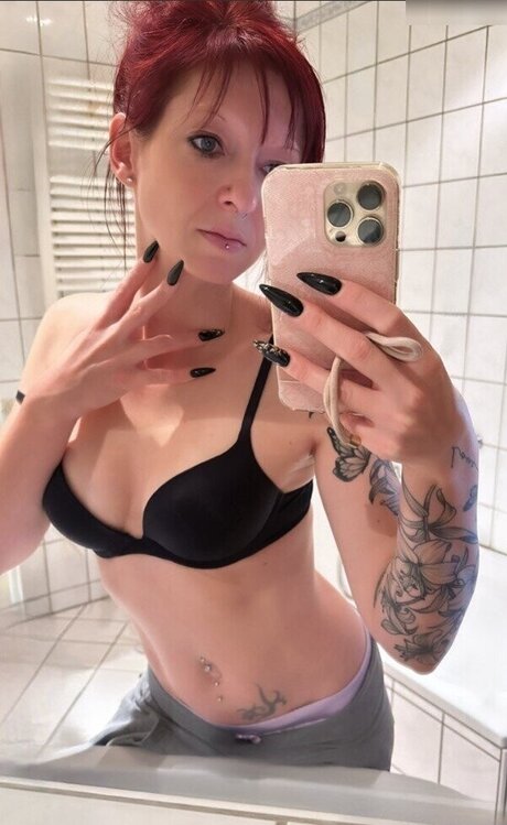 Nicole Anna onlyfans boobs