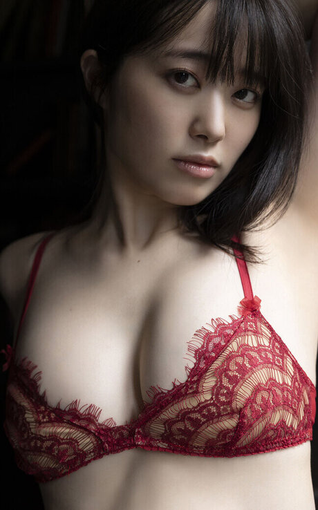 Mariri Sugimoto strip onlyfans