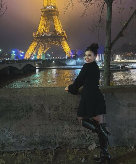 Celebrity Guilty Pleasures Underrated Women onlyfans tits