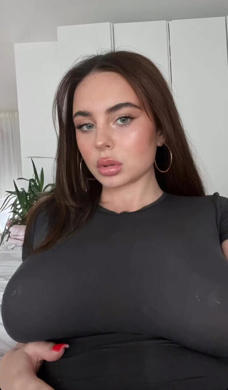 Luisa Senn onlyfans nude pictures
