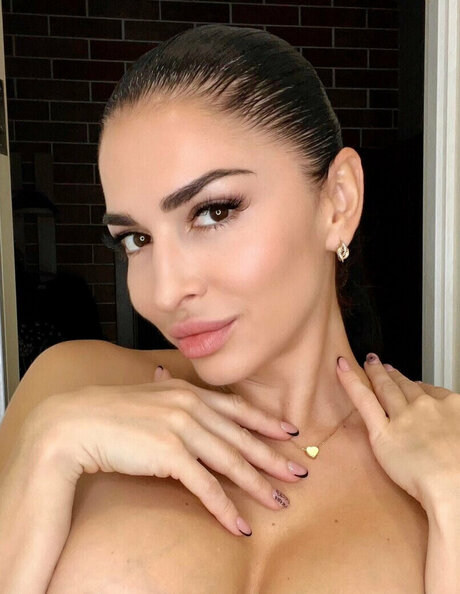 Caroline ASMR leaks onlyfans