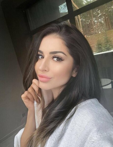 Caroline ASMR onlyfans leaked photos